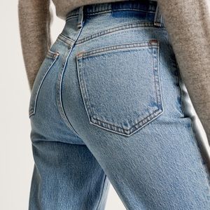 ***BRAND NEW ULTRA HIGH RISE 90s STRAIGHT JEAN***